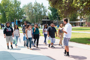 high school students on tour