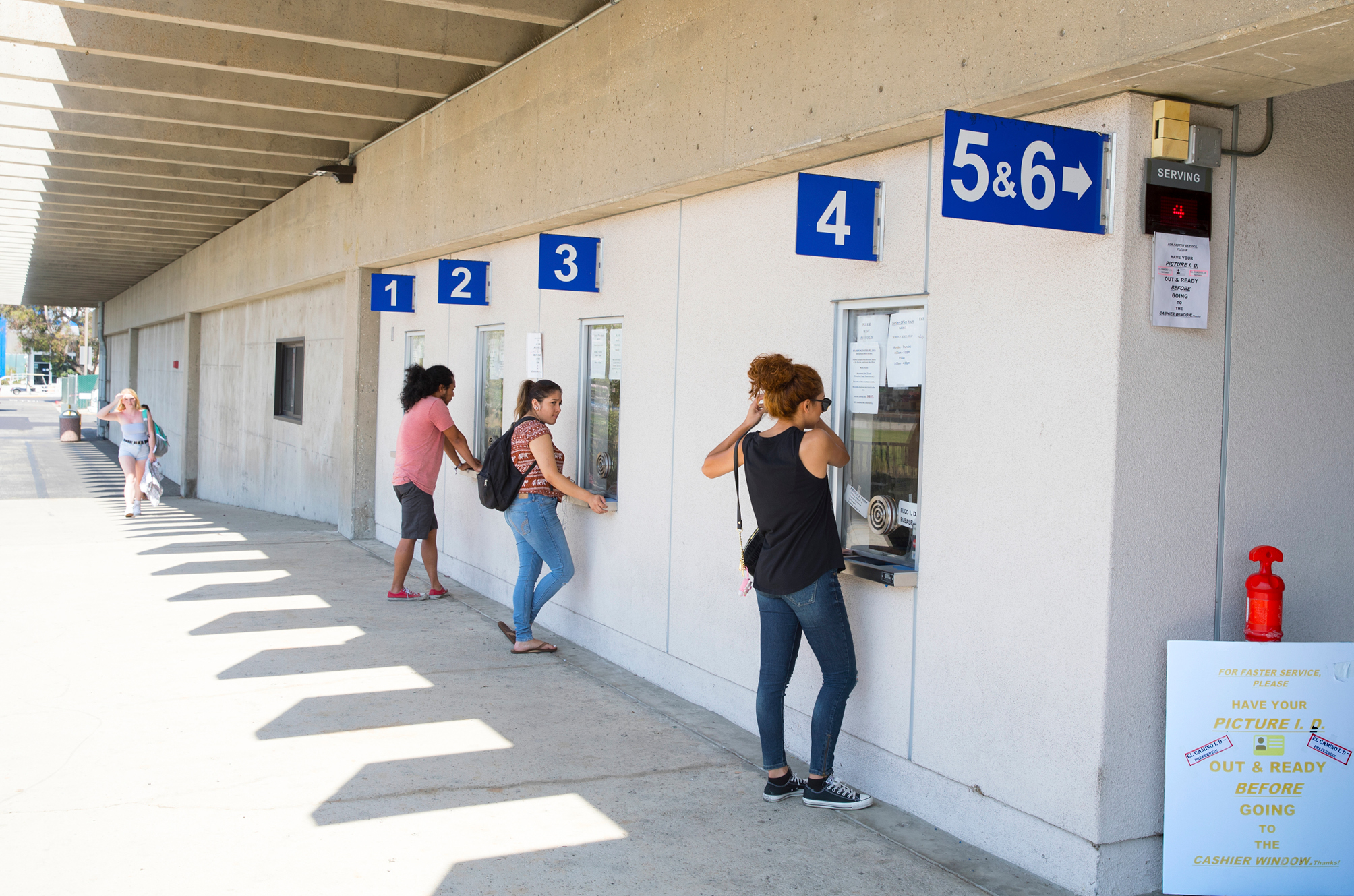 Students visiting the Cashier's Office.