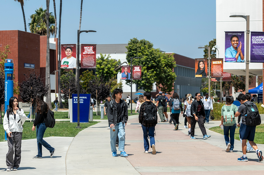 Students walking on El Camino College campus
