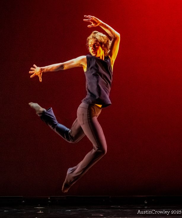 Dancers jumping 