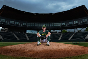 Kellen Moen Photo