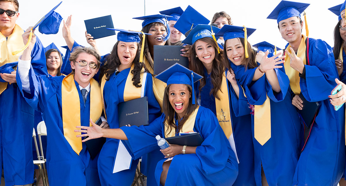 Congrats to the Class of 2017 – Watch Commencement Live! 