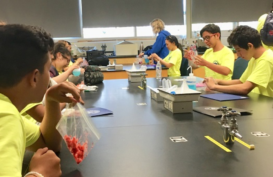 Leuzinger HS Students Explore College Life